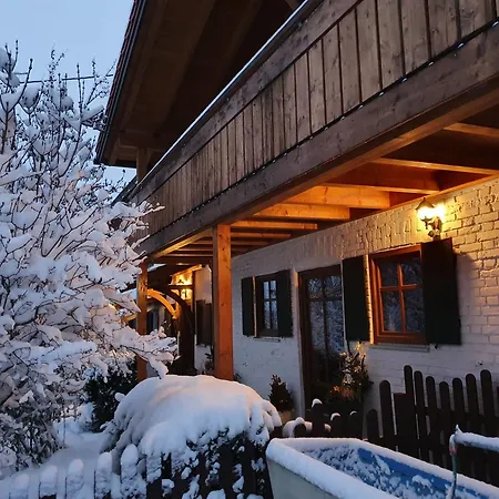 Jörg Familienwohnung Ferientraum - Ruhige Lage, Großzügige Mit Balkon, Hunde Willkommen Apartment